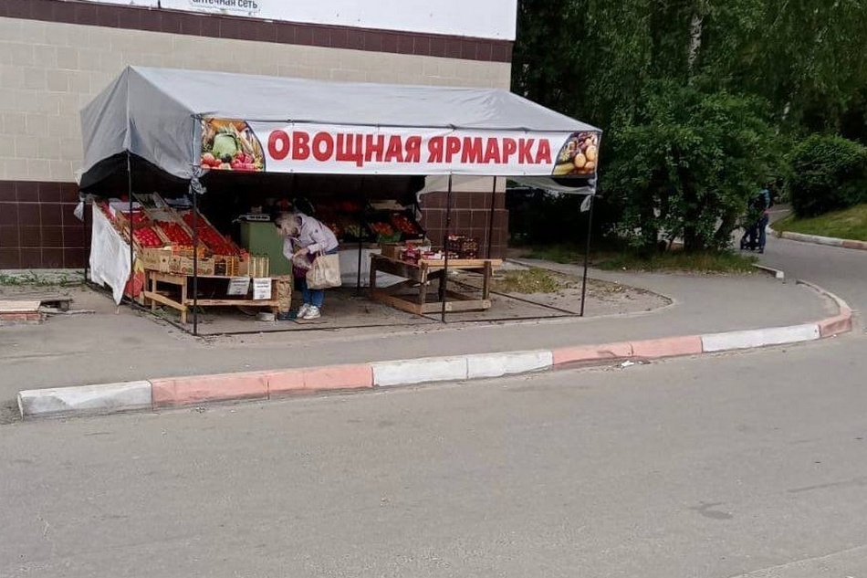 В Бежицком районе Брянска демонтировали торговые прилавки