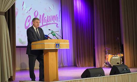 Губернатор Брянской области Богомаз поздравил жительниц региона с 8 Марта