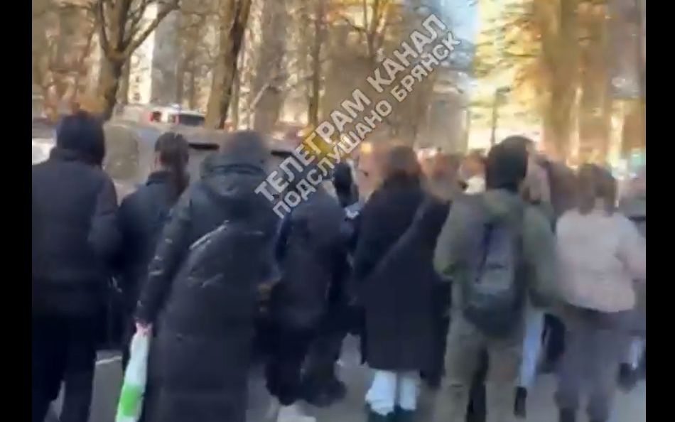 В Брянске из экономического университета эвакуировали студентов и преподавателей