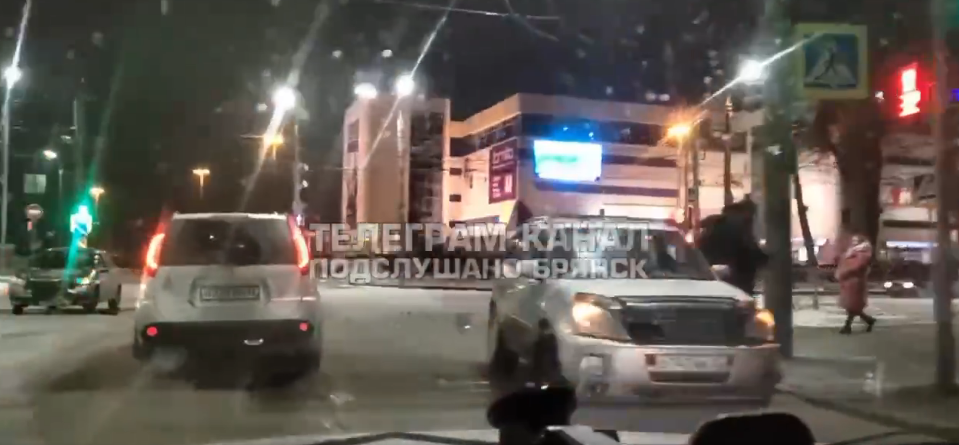 В Бежицком районе Брянска на 22 съезда КПСС столкнулись две легковушки