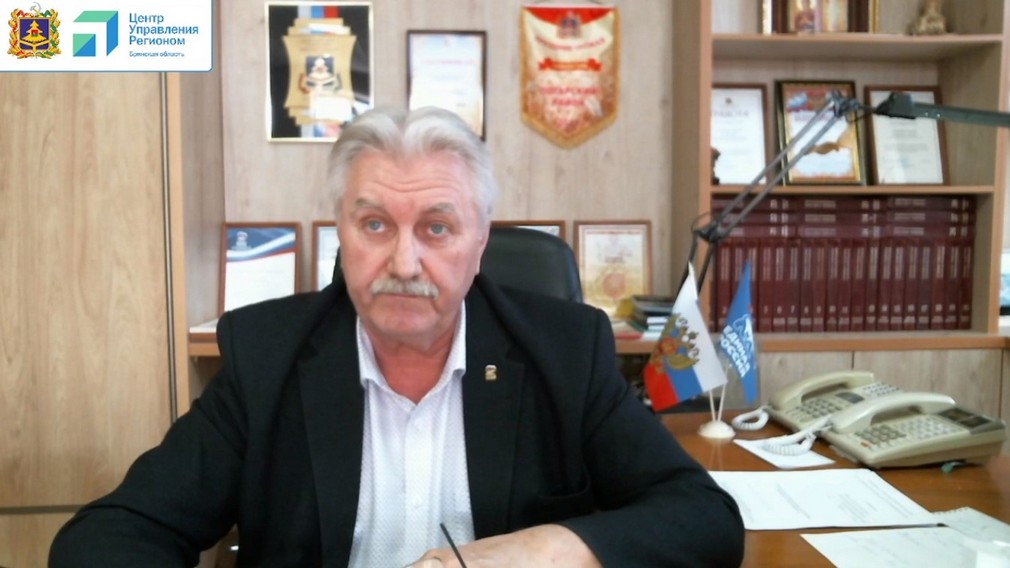 Глава Погарского района Сергей Цыганок выслушал просьбы местных жителей в прямом эфире