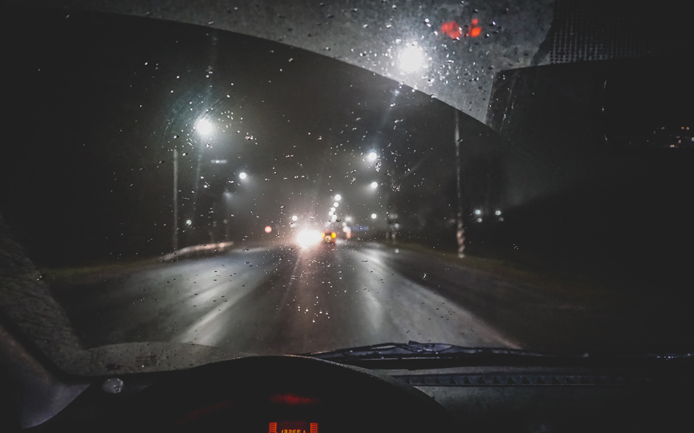 Брянских водителей предупреждают об опасностях на дороге из-за плохой погоды