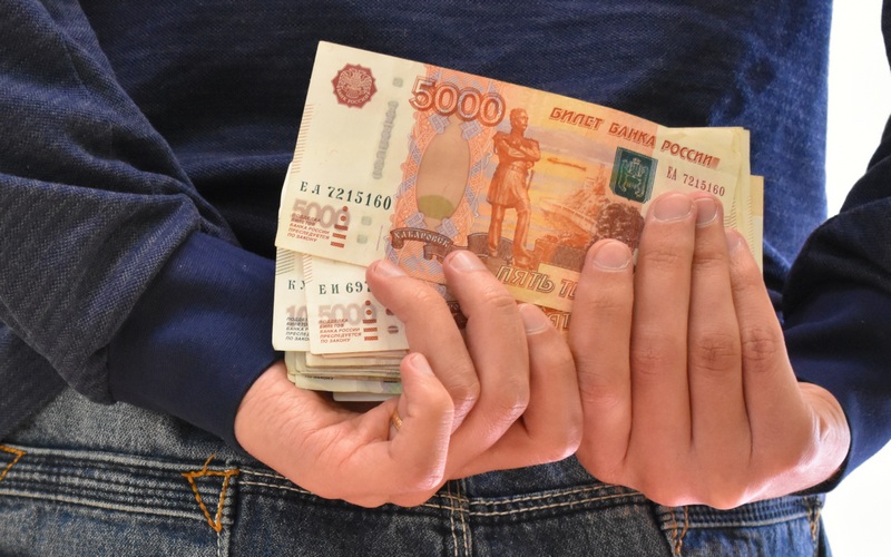 Средняя сумма взятки в Брянской области выросла в 3 раза и составила 300 тысяч рублей