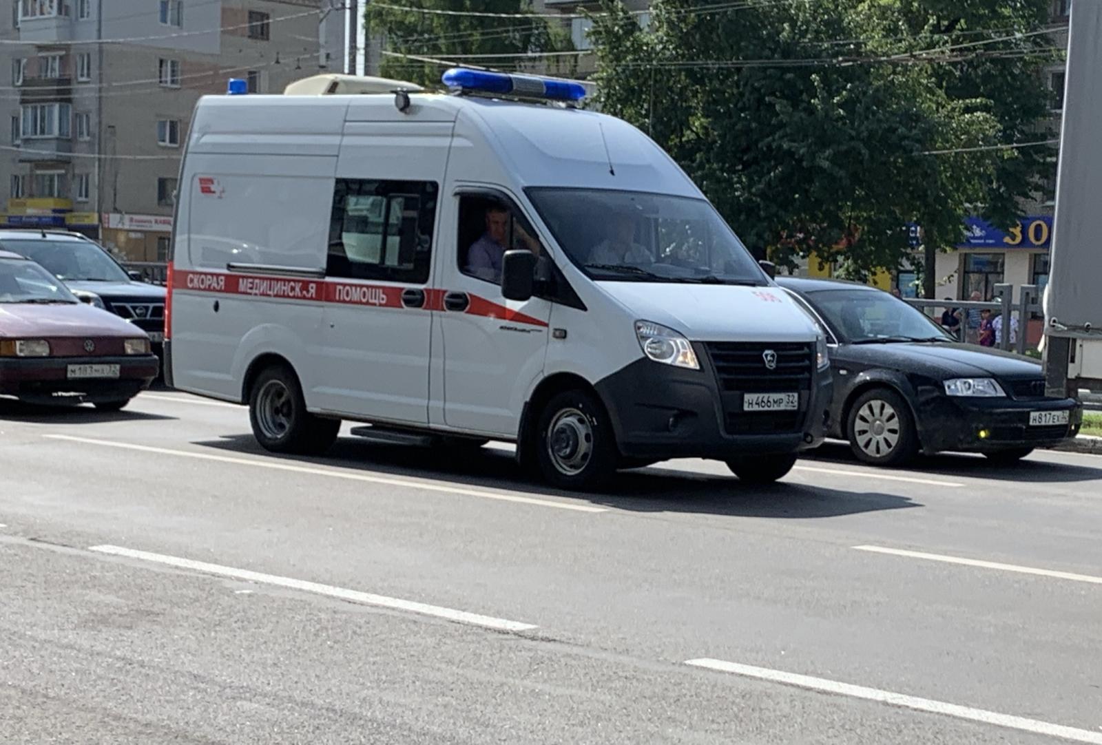 На брянской трассе неподалеку от Добруни случилось страшное ДТП с участием двух авто