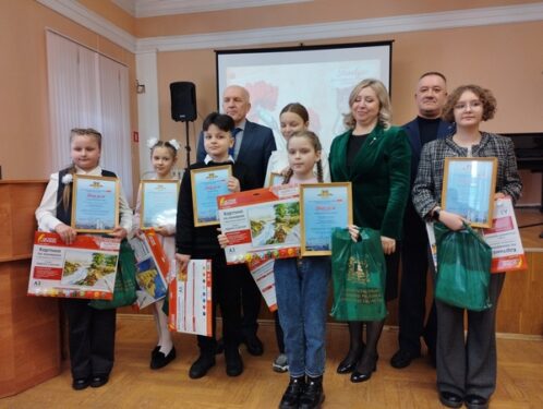 В Брянске наградили школьников, победивших в конкурсе «Письмо солдату-2023»
