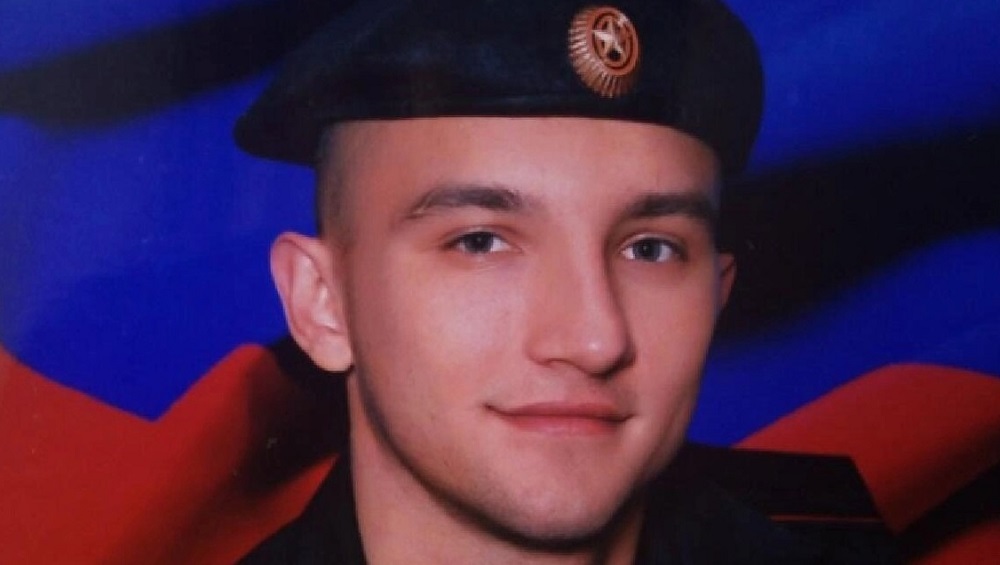 В Комаричах простились с погибшим в ходе спецоперации 23-летним военным Владимиром Сорокиным