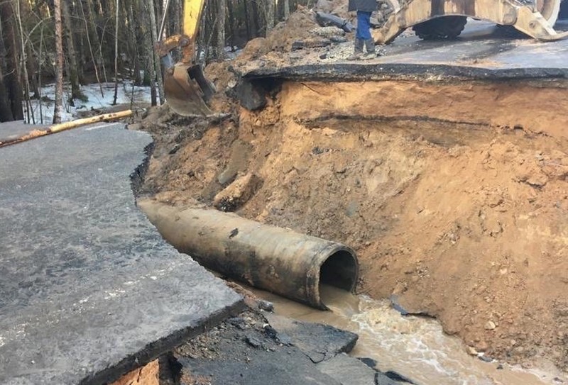 В Брянской области восстановили движение по размытой паводком дороге