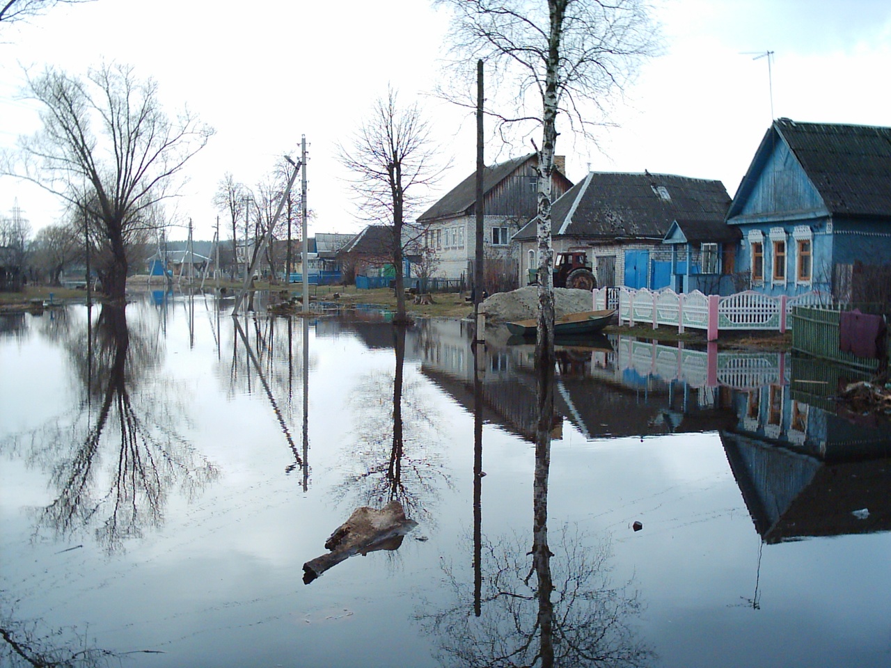 На территории Брянской области из-за паводка затопило 6 дорог и 162 домовладения