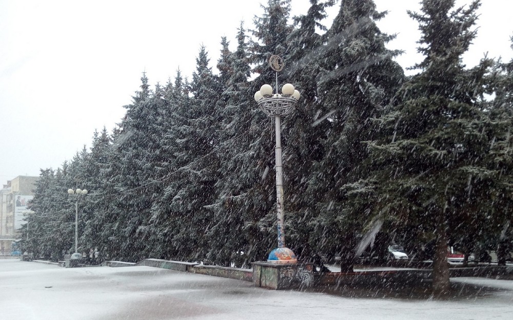 В воскресенье Брянск стало заметать снегом