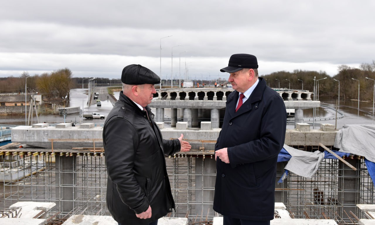 Заместитель губернатора Брянской области Николай Симоненко проинспектировал строительство Славянского моста