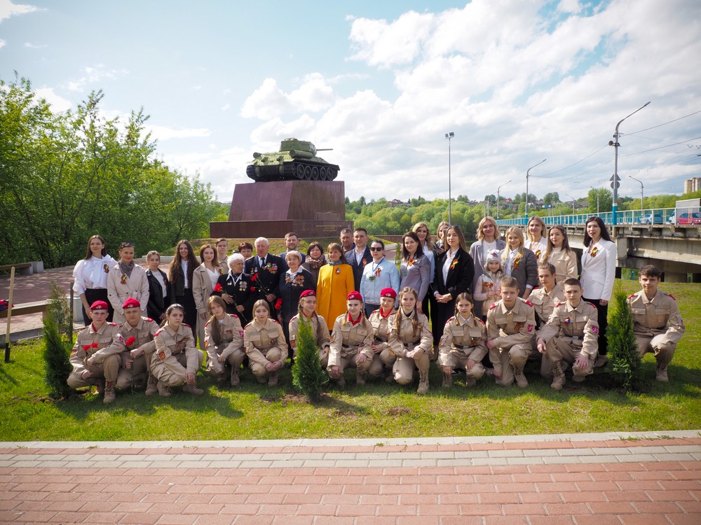 Участницы «Мисс и Миссис Россия Земля-Брянск» провели акцию «Моя земля»