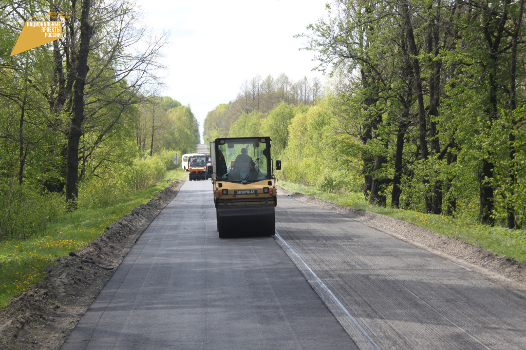 В Брянской области идет ремонт опорной сети автомобильных дорог