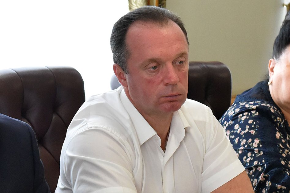 Сергей Антошин поприсутствовал на первом публичном мероприятии в своей новой должности и заменил Макарова