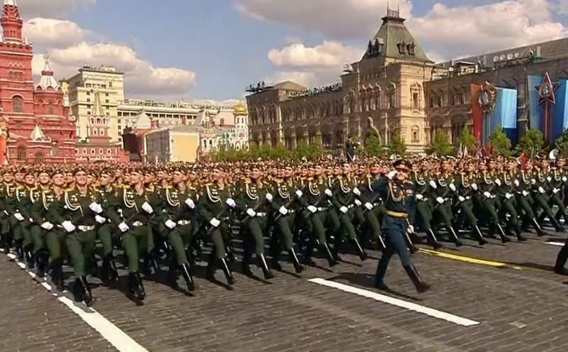 Брянский школьник Федор Симоненко принял участие в параде на Красной Площади