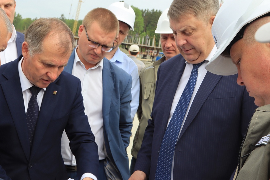 Губернатор проверил, как в Брянске идет строительство социальных объектов