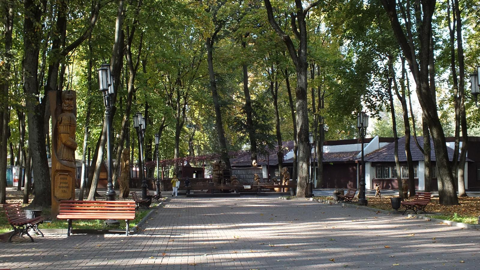 В брянском парке Толстого состоялась высадка деревьев