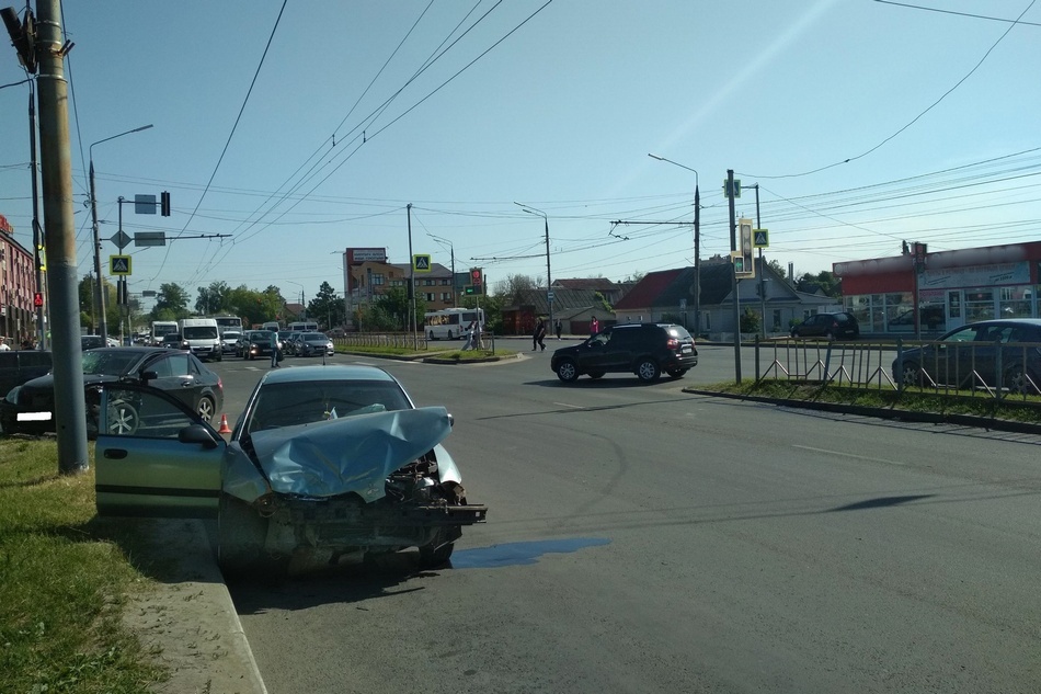 50-летний автомобилист пострадал в ДТП на Станке Димирова в Брянске