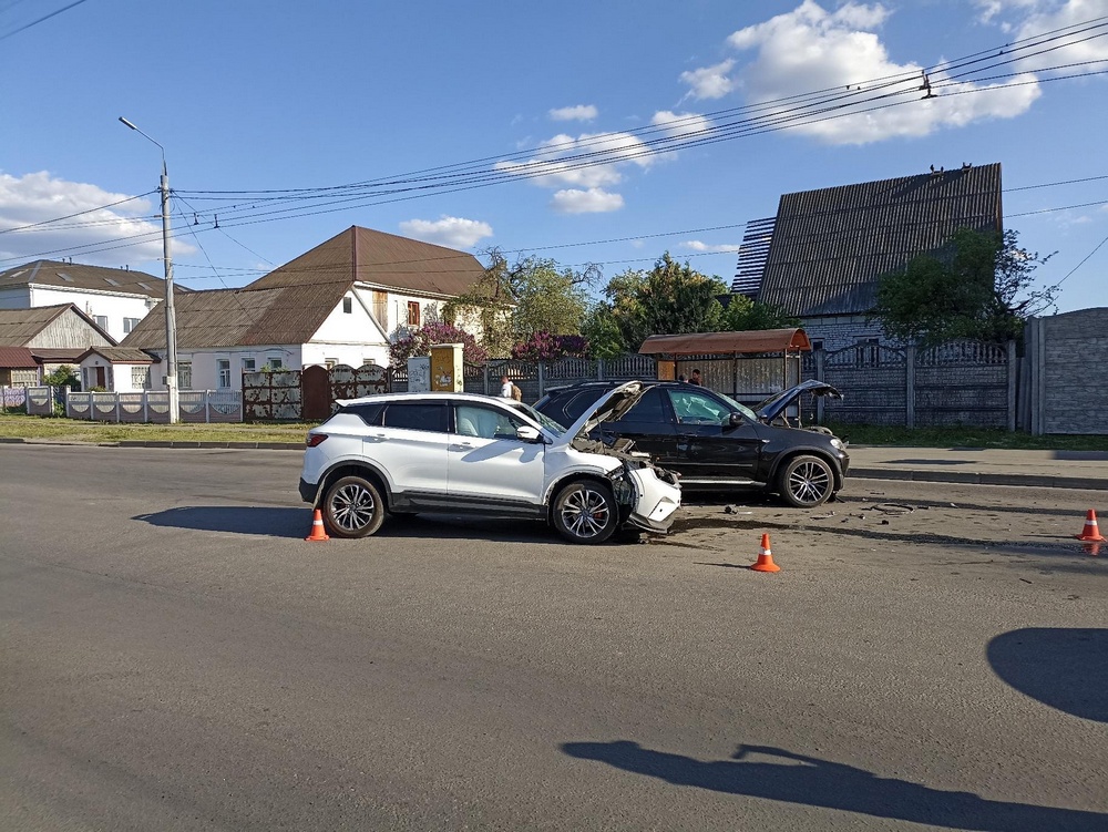 В ДТП на Бежицкий в Брянске пострадали два автомобилиста
