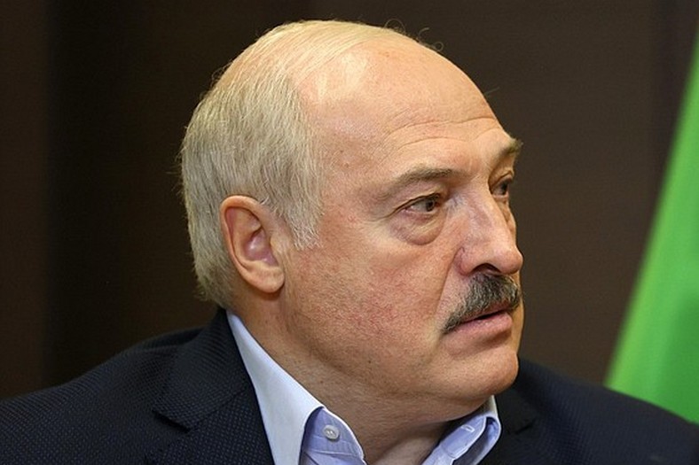 Лукашенко прокомментировал крушение истребителей и вертолетов в Брянской области