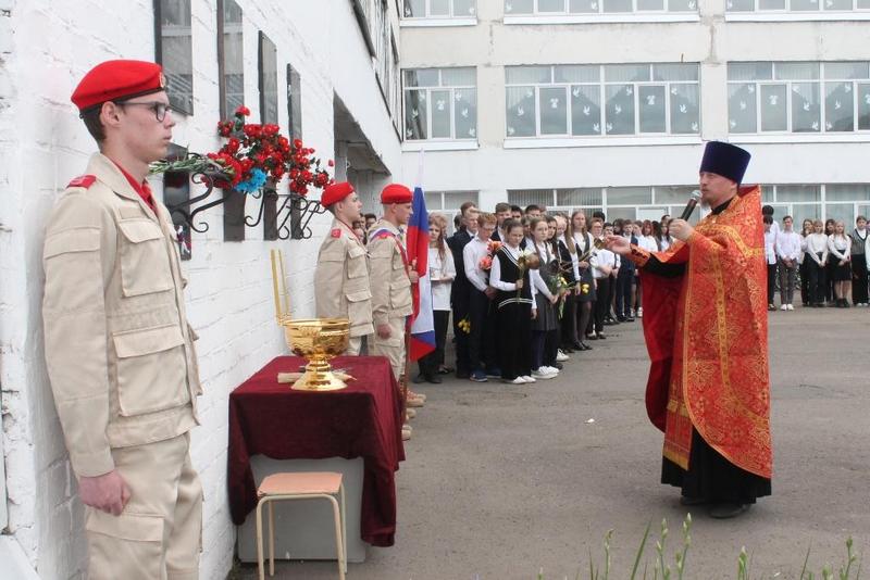 В Карачевском районе увековечили память погибших героев спецоперации