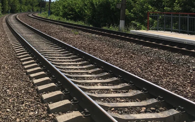 Под Брянском в результате взрыва с железной дороги сошли локомотив и почти 20 вагонов