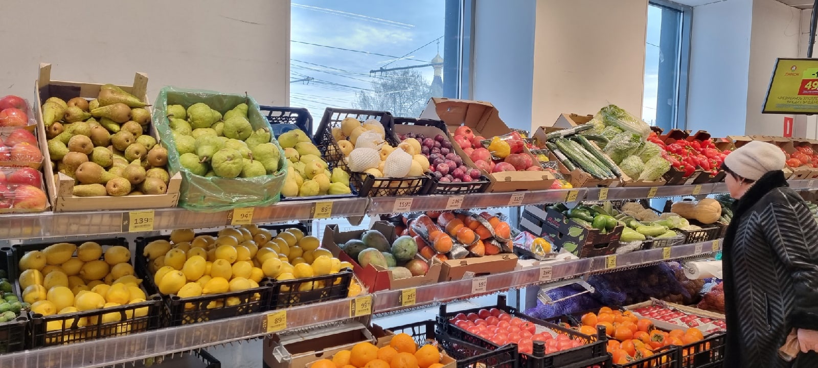 Овощные базары в Брянске открылись на месяц раньше в этом сезоне