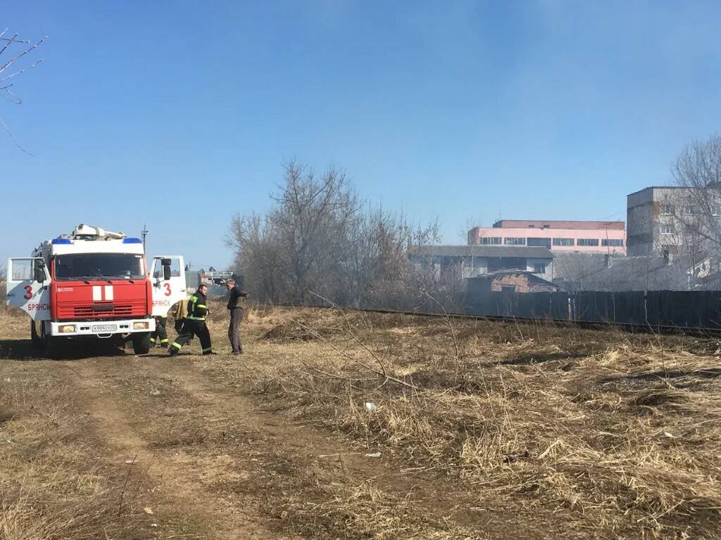 В Володарском районе Брянска из-за пожара в доме на улице Тельмана эвакуировали 15 человек