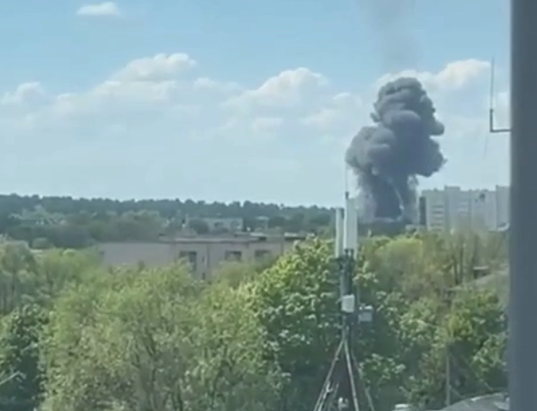 В Клинцах из-за пожара двигателя потерпел крушение вертолет Ми-8