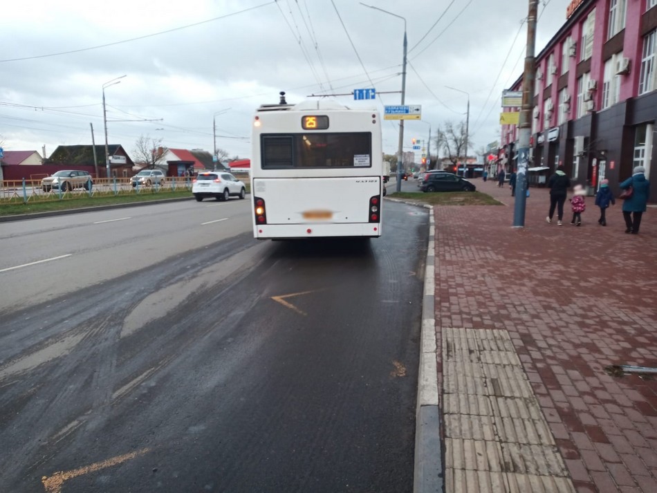 Водитель автобуса не остановился, не выпустил жителя Брянска и не извинился