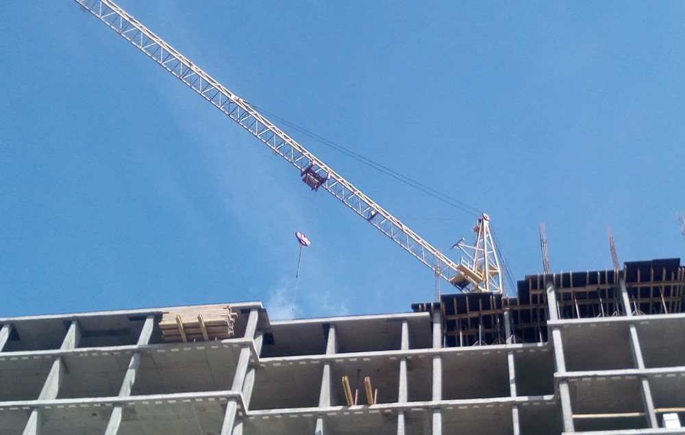 В Брянской области сорвался с высоты работник строительной фирмы