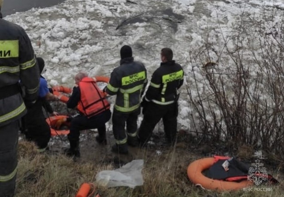 В Бежицком районе Брянска едва не утонули двое на байдарке