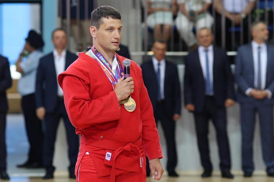Брянский самбист Артем Осипенко: «Мой противник по финалу оказался настоящим гигантом»
