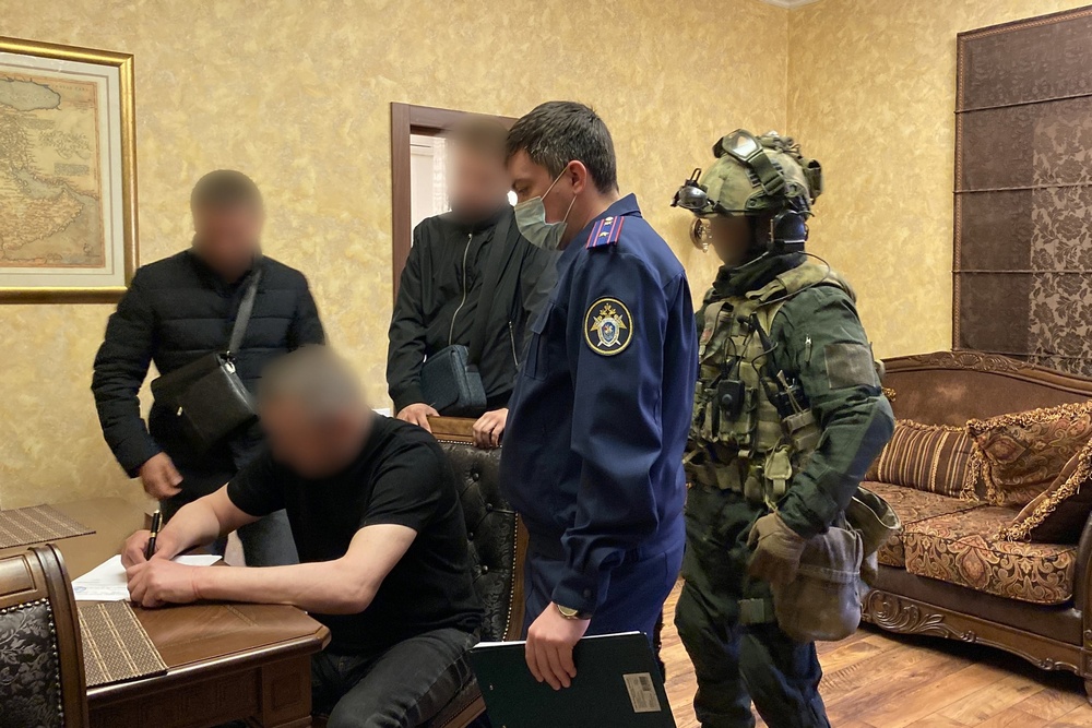 Shot: в Брянске задержали полицейского, крышевавшего ОПГ «Саранские»