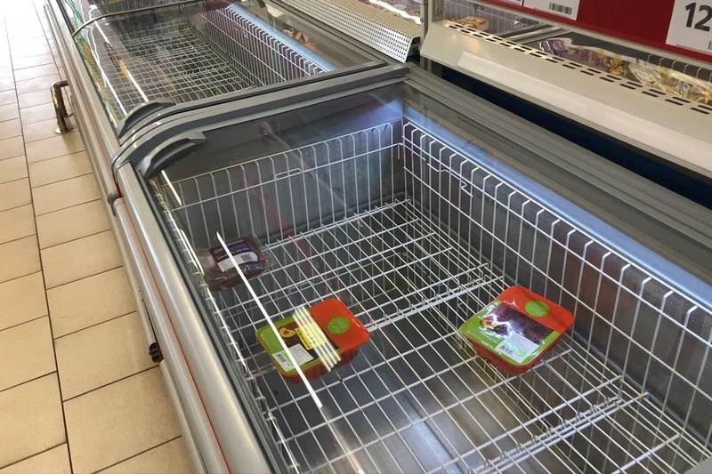Голодный 30-летний мужчина украл из магазина в Брянске продукты