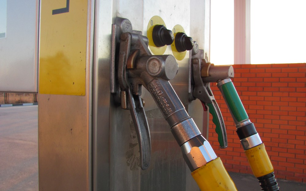 Брянцам сообщили о снижении цен на бензин