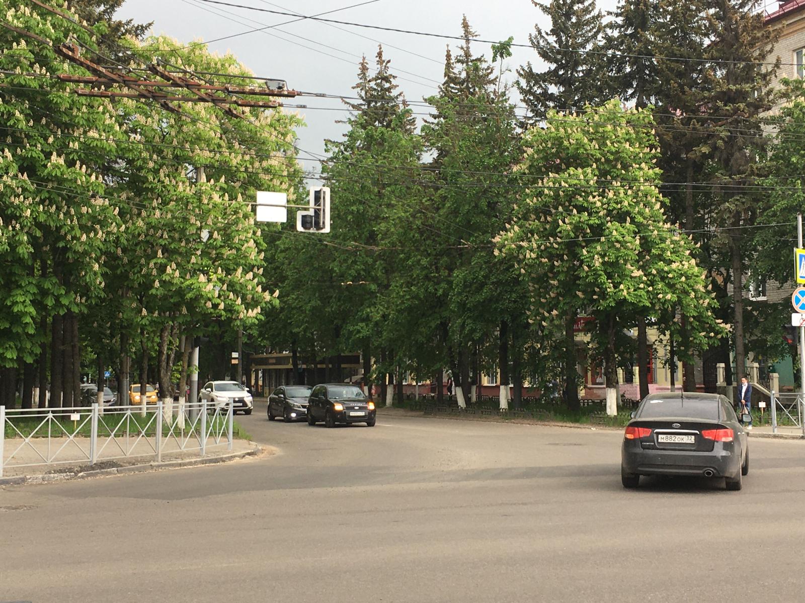 В Брянске отремонтировали 5 участков дорог к медицинским учреждениям