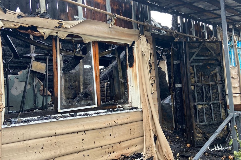 В Карачеве сгорел дом многодетной семьи