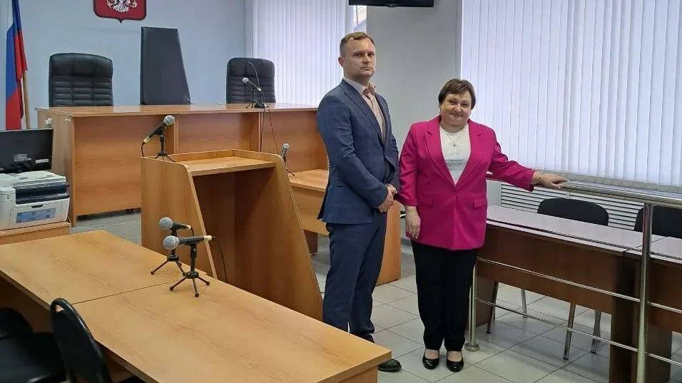 Бывшего прокурора Комаричского района поздравили с его назначением на должность судьи