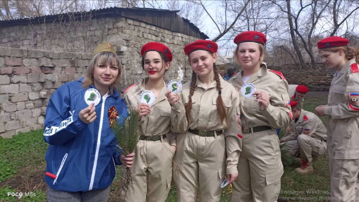 В подшефной Брянщине Брянке школьники заложили «Сад Памяти»
