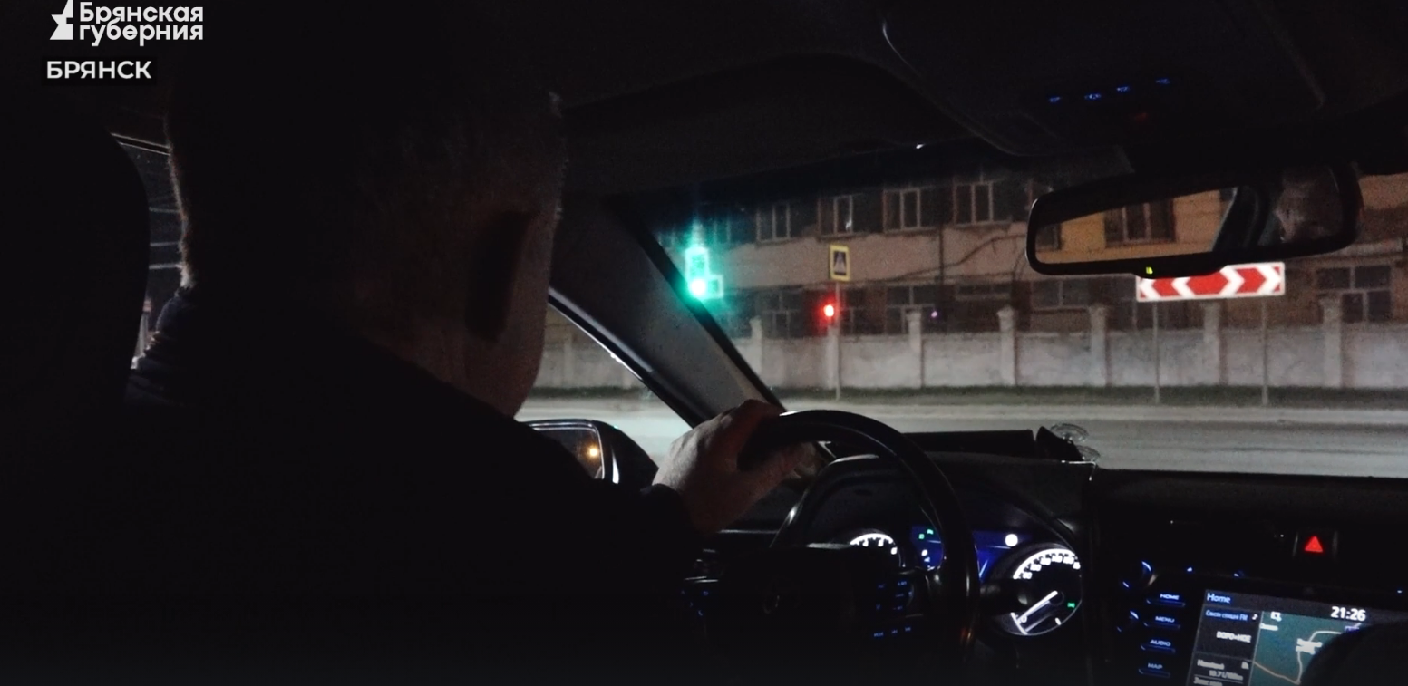 Брянский губернатор Богомаз ночью прокатился по ремонтируемым участкам дорог в областном центре