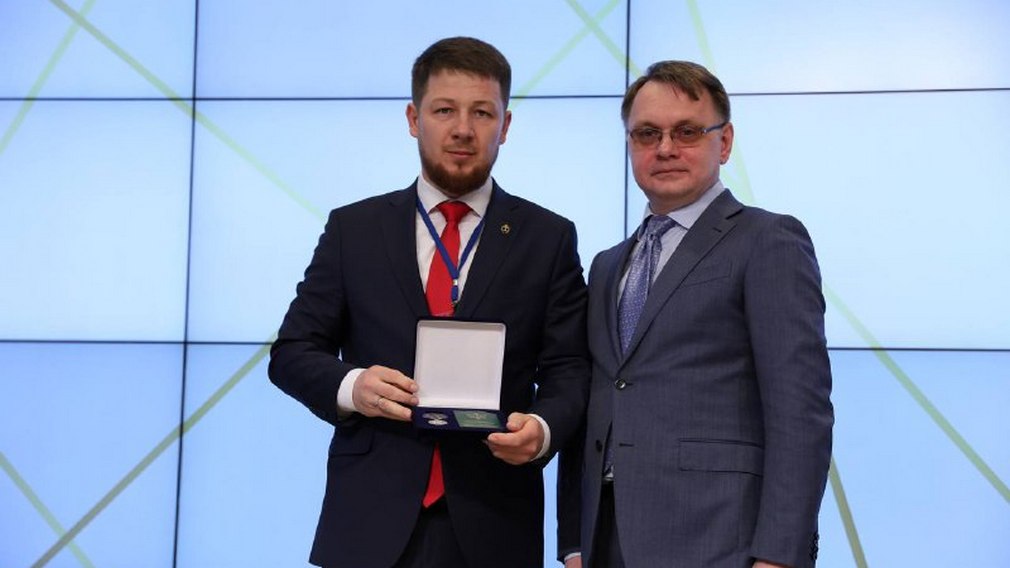 Глава Брянской областной адвокатской палаты Михайлов награжден серебряной медалью «За содействие»