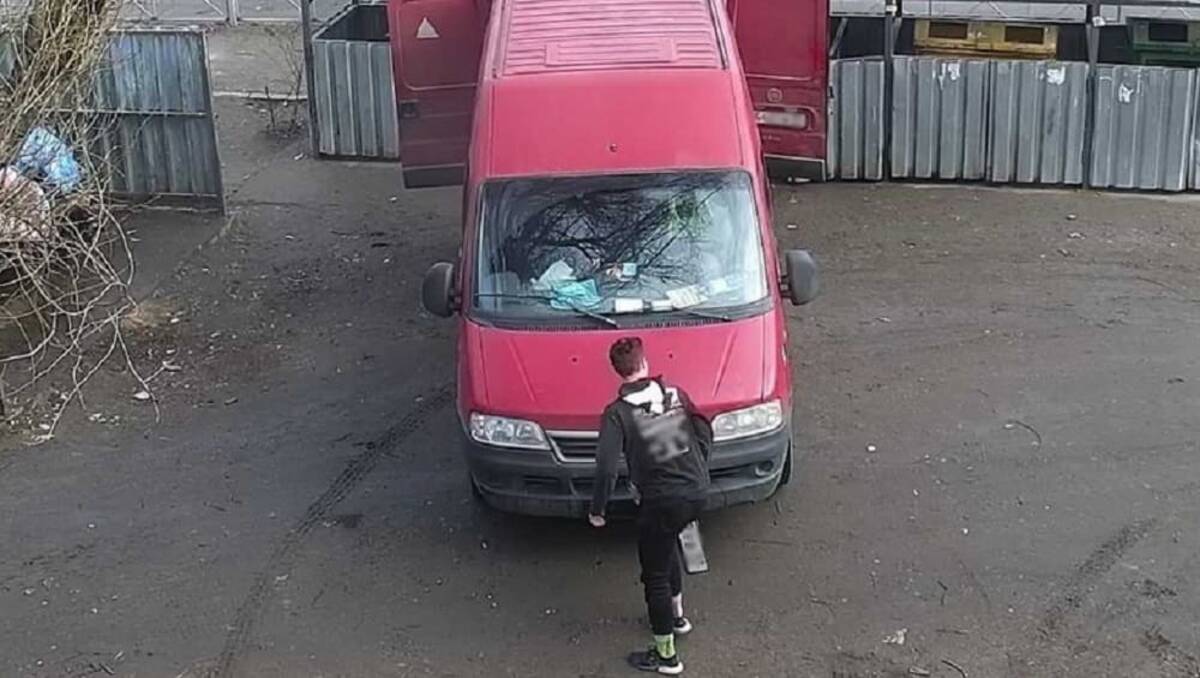 В Фокинском районе Брянска водитель «Газели» выгрузил строительный мусор, сняв регистрационный номер с автомобиля