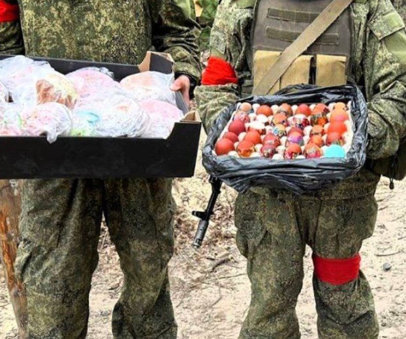 Волонтеры из поселка Белая Березка передали бойцам СВО пасхальные яйца и куличи