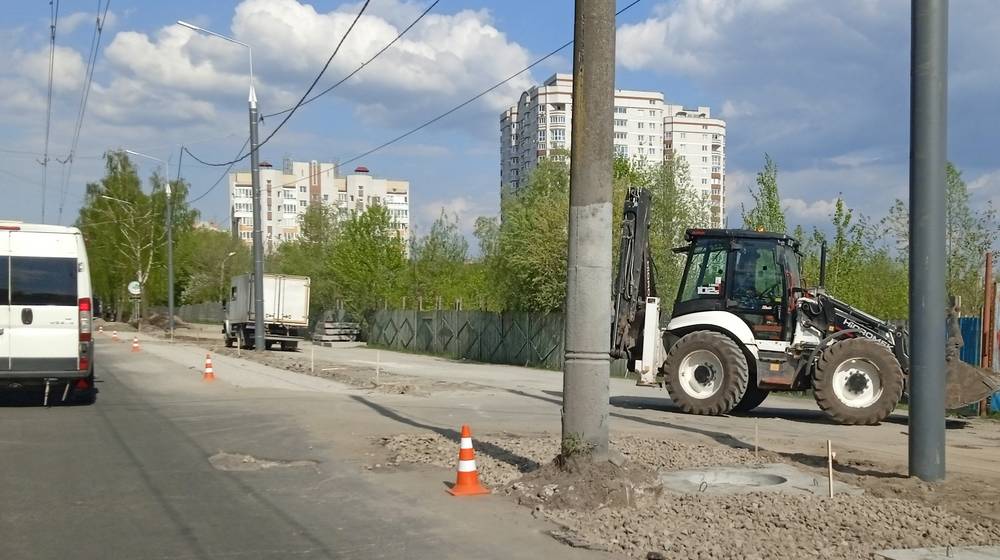 В Брянске расширяют участок дороги на улице Крахмалева