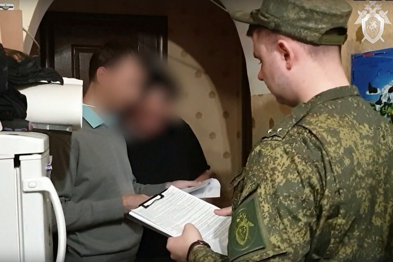 Опубликовано видео обыска в квартире брянского депутата Павлова