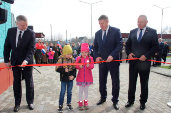 В Почепе Брянской области торжественно открыли новый детский сад «Малыш»