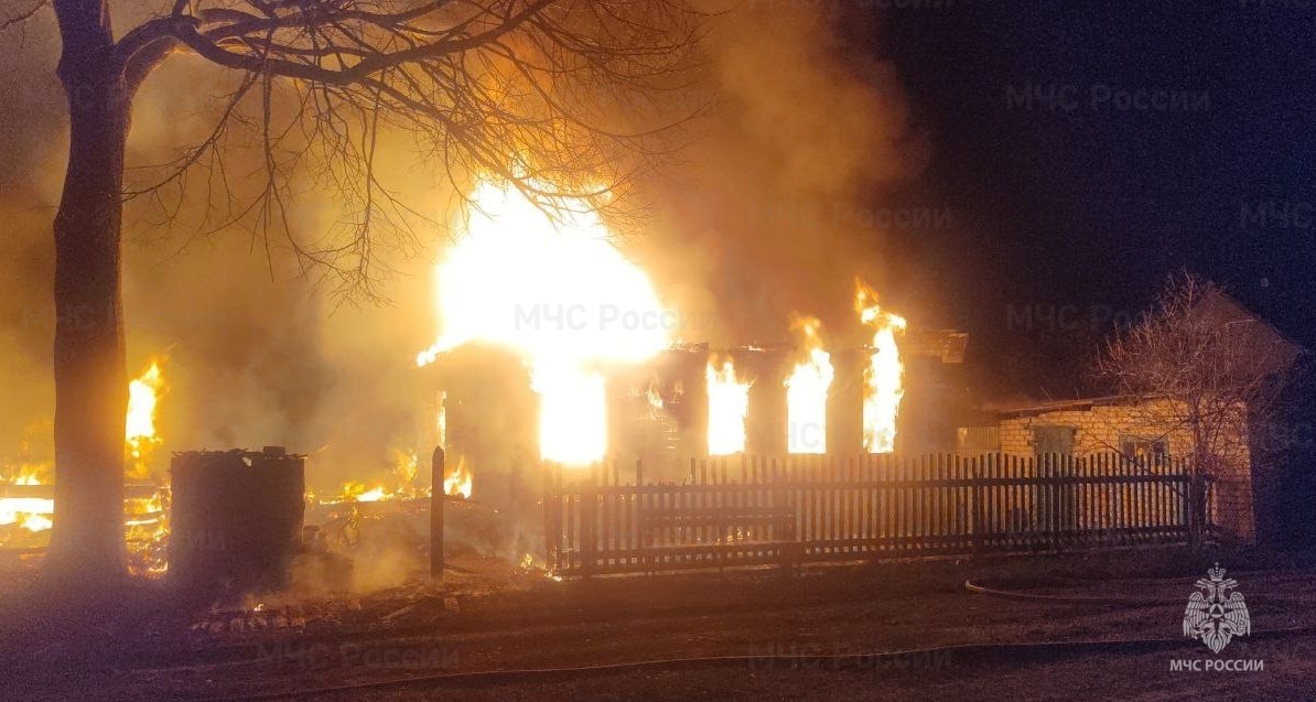При пожаре в частном доме под Жуковкой пострадал мужчина