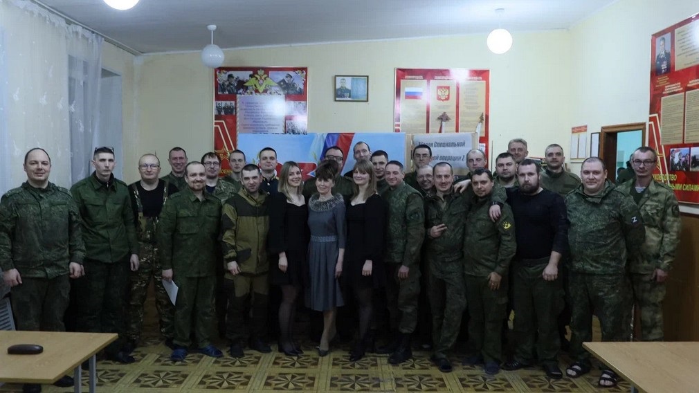 Военнослужащие Брянского соединения поздравили мобилизованных участников СВО с Днем защитника Отечества
