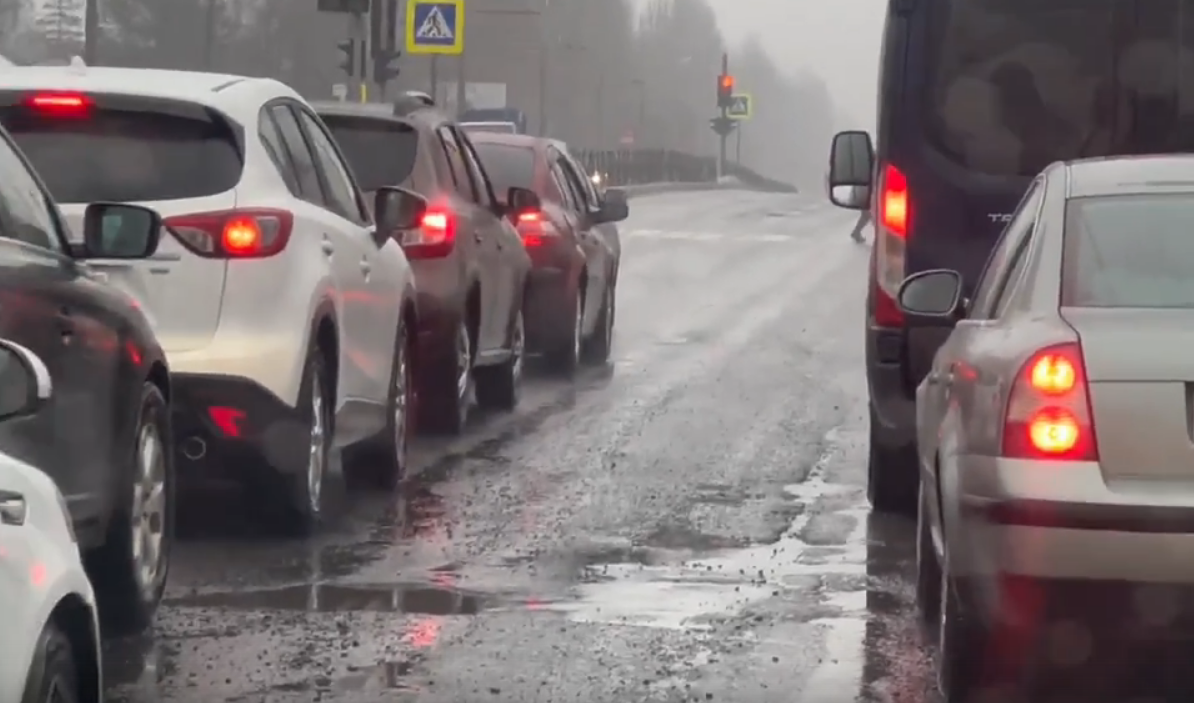 На Брянщине водителей предупредили о сильном ухудшении погодных условий