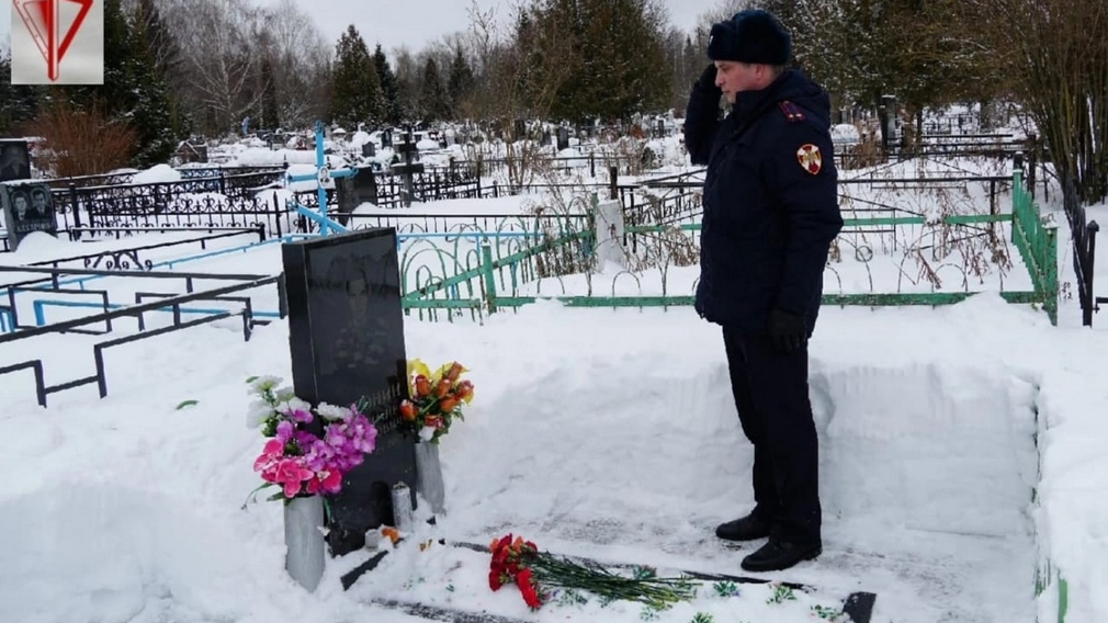 Росгвардейцы Брянщины почтили память погибшего на Северо-Кавказе бойца Владимира Доронина